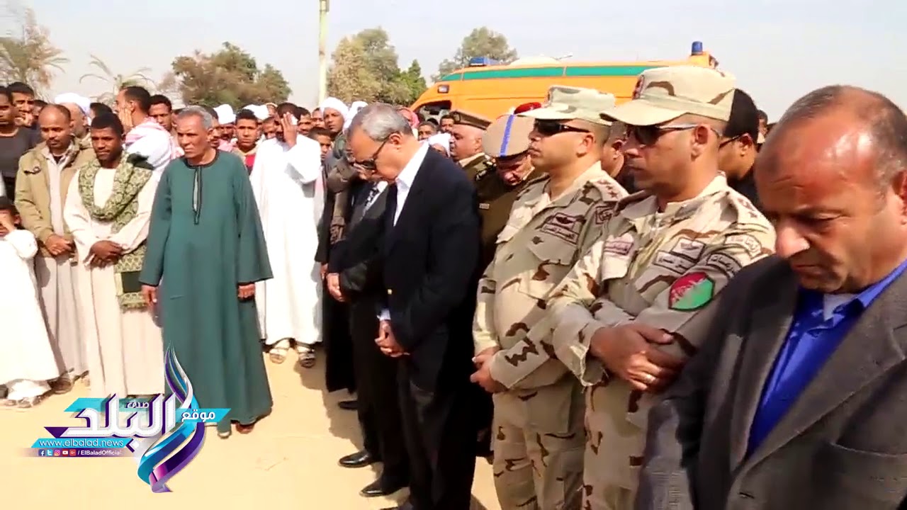 صدى البلد | الاف من أبناء قنا يشيعون شهيد القوات المسلحة بقرية القناوية