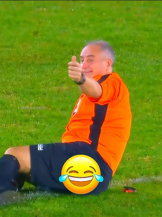 When Referee Plays Better Than Players 🤯