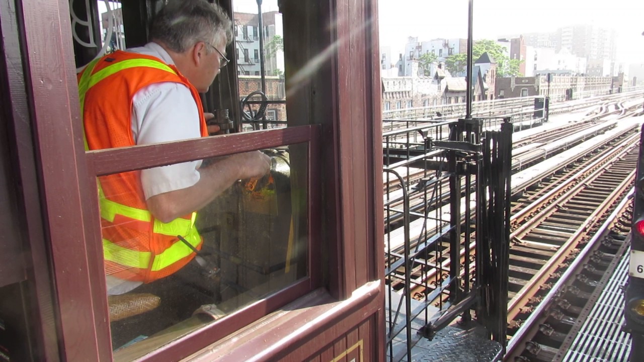BU Gate Cars taking "Call On" Signal at Brighton Beach