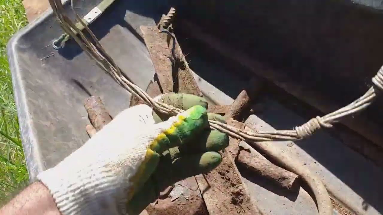 Старинные кованные ворота и другое железо...