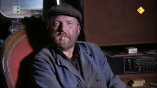 Boer Frans aan het werk met Lytse Frans - Man Bijt Hond