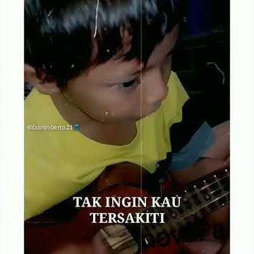 Story WA suara merdu anak kecil bermain ukulele