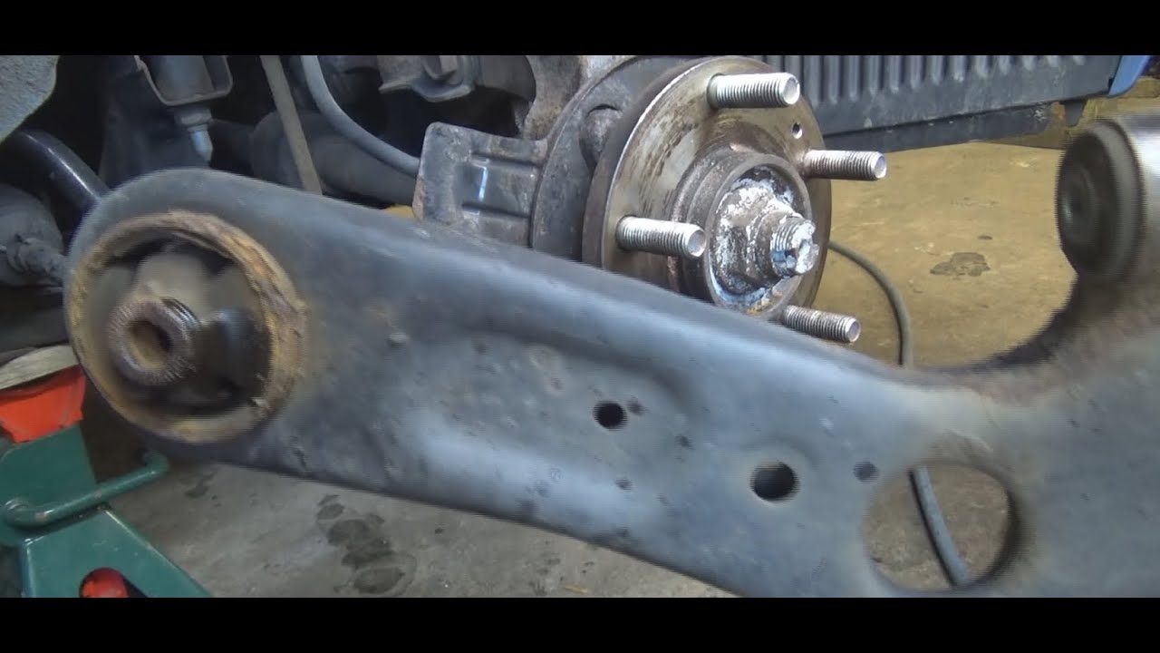 Demontaż wahacz i tuleja metalowo gumowa Hyundai I30