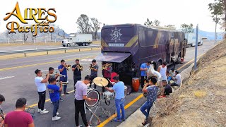 SE BAJAN DEL AUTOBUS PARA ENSAYAR EN LA AUTOPISTA / BANDA AIRES DEL PACIFICO / GUANAJUATO 2023