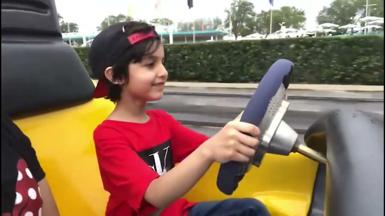 DISNEY WORLD VLOGS 2 | MAGIC KINGDOM | Super Zayaan