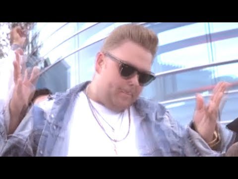 Βίντεο: Nick Crompton Καθαρή αξία: Wiki, Έγγαμος, Οικογένεια, Γάμος, Μισθός, Αδέρφια