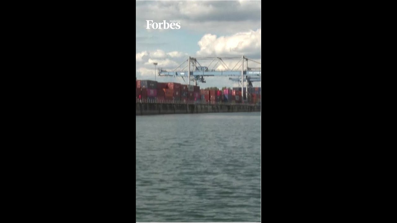 Inland waterway transport across the Rhine stops after it dried up