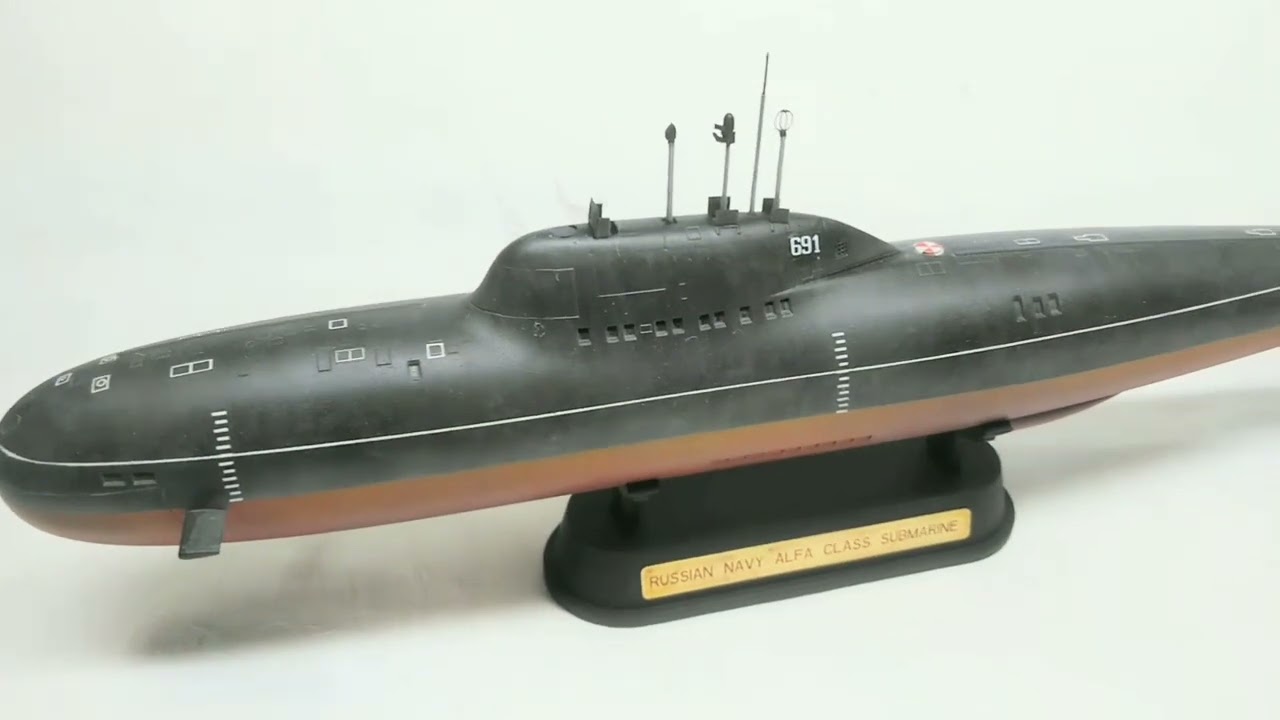 HOBBY BOSS RUSSIAN NAVY ALFA CLASS SSN. 1/350