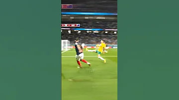 Giroud bicycle kick 8/64