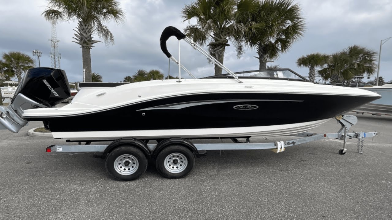 Sleek and Sporty 2024 Sea Ray SPX 230 Outboard MarineMax