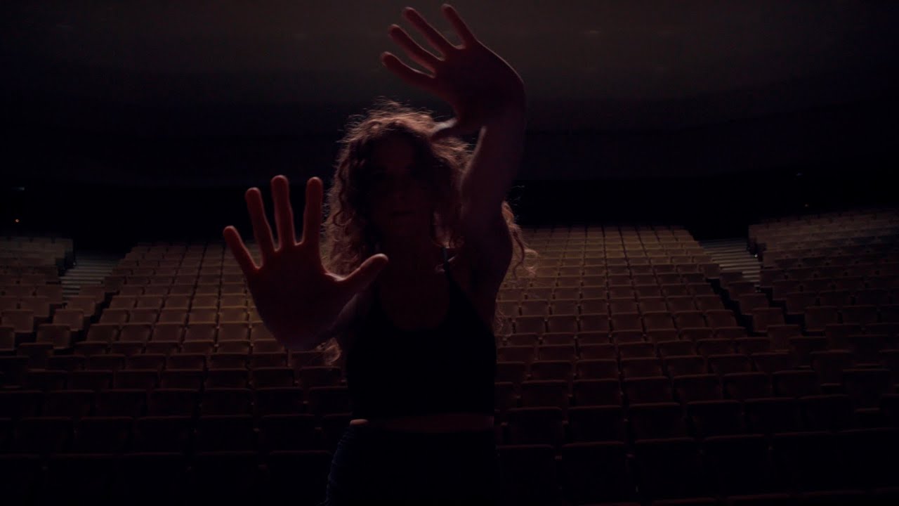 Assista a KIND OF DUSK x Joules the Fox x Monika Keller - HALFMOONS (SAALBAU SESSION) no YouTube Assista a KIND OF DUSK x Joules the Fox x Monika Keller - HALFMOONS (SAALBAU SESSION) no YouTube