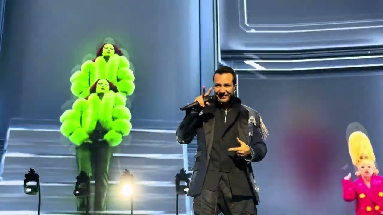 Backstreet Boys - Quit Playing Games (With My Heart)