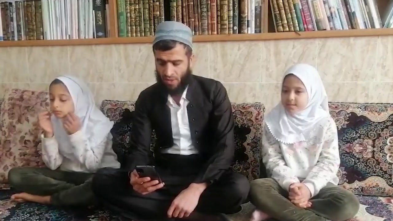 جاءت فتاتان جميلتان لزيارة الشیخ رزكار - These two beautiful girls came to visit shikh rzgar