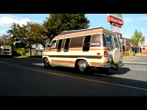 OLD VANS DRIVING IN MONTREAL QUEBEC 