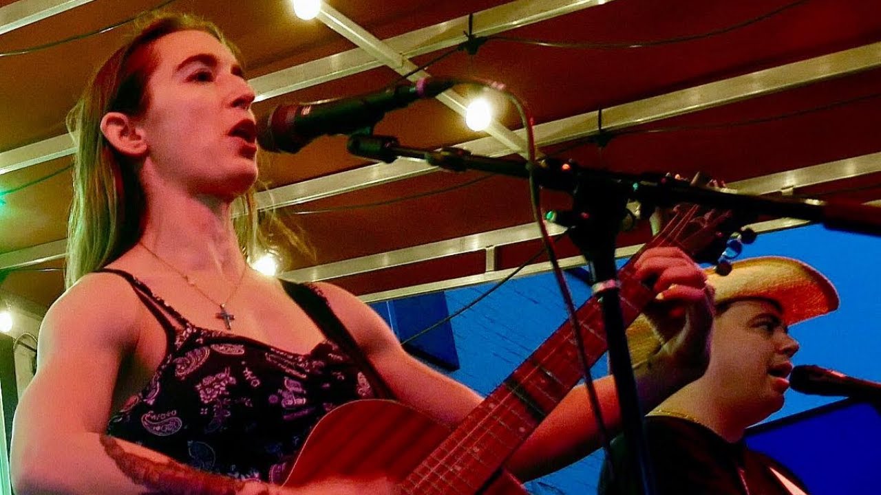 Lilia & Bruno - God Made My Way (Live)