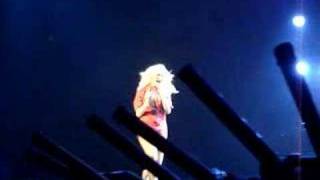 Christina Aguilera - Beautiful live