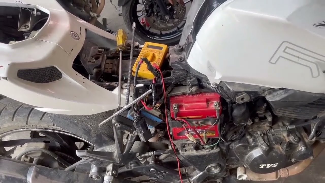 tvs Apache RTR 200 cc battery charging problem check  battery check Karen