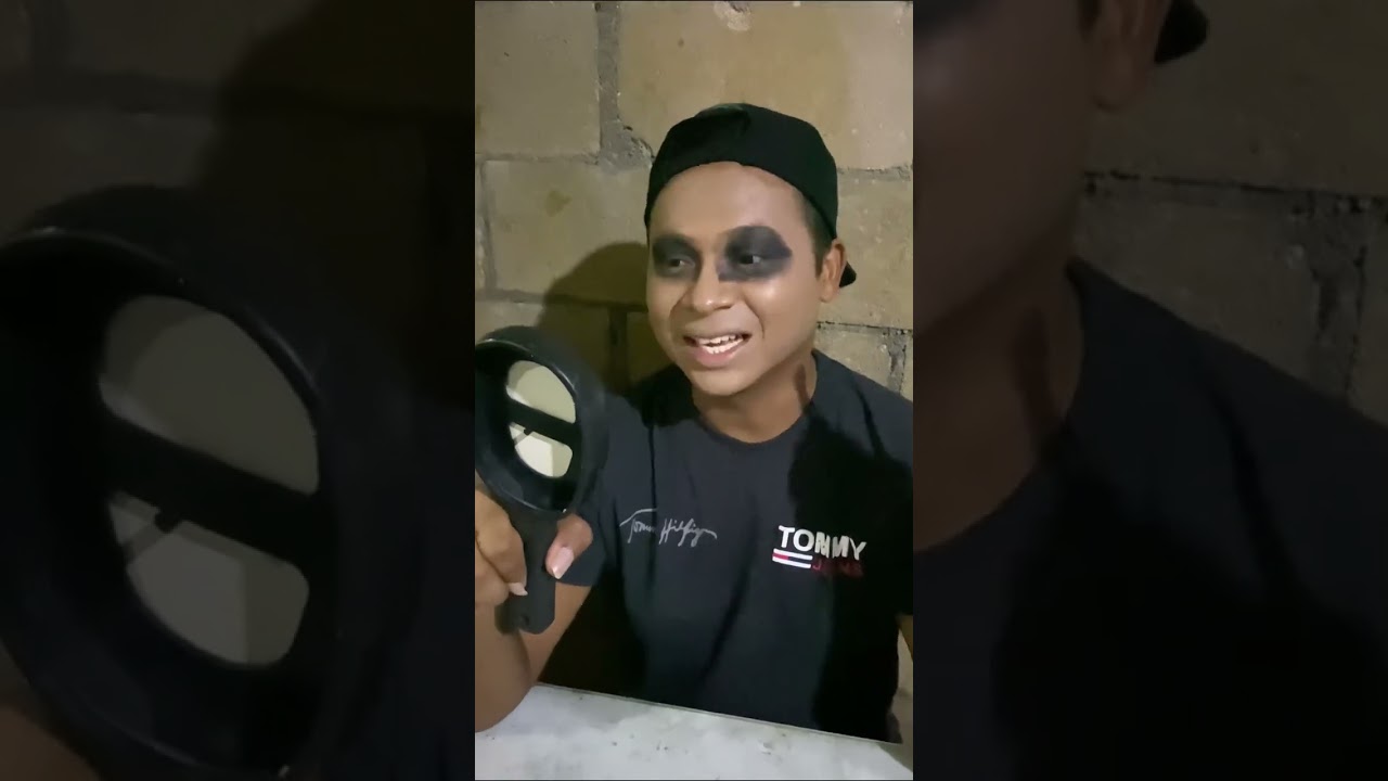 Doña Evelia encontró a Bengi maquillándose