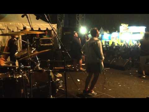 Modern Guns Live At Jakcloth 2016 ( Intro + Home )