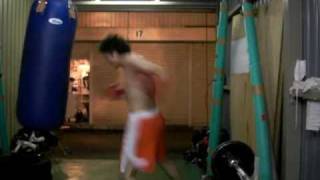 サンドバック打ち20100830タツヤ