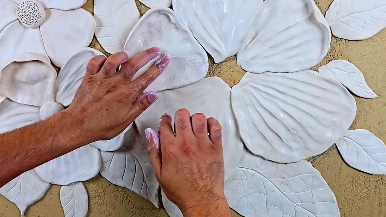 How to make a botanical bas-relief on the wall