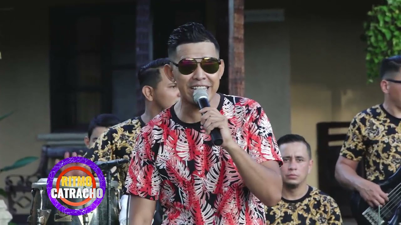 Watch LOS HITSONG -EL COMPADRE EN VIVO RITMO CATRACHO on YouTube Watch LOS HITSONG -EL COMPADRE EN VIVO RITMO CATRACHO on YouTube