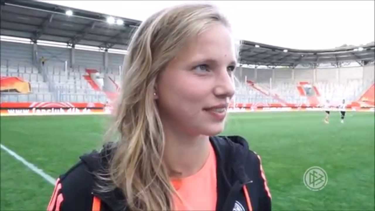 Germany  vs  Hungary  .18.09.2015  Alexandra Popp,Pauline Bremer ,Tabea Kemme ,Almuth Schultインタビュー