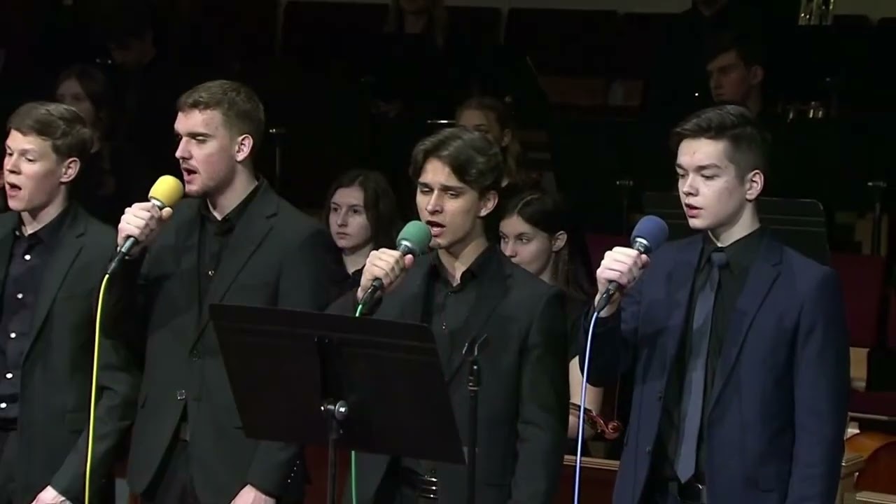 Бог Чудеса Творит (David and Daniel Bogdanov, Tim Goncharenko, Ed Medvedskiy, and Tim Tsybikov)