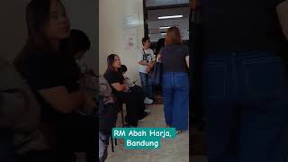 Sedang viral RM Abah Harja Bandung. Spesialis ayam bakakak #shortvideo #shortsfeed #bandung #kuliner