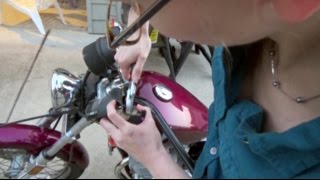 Honda Rebel 250 "Barney" Part 3 (Installing Grips & Levers)