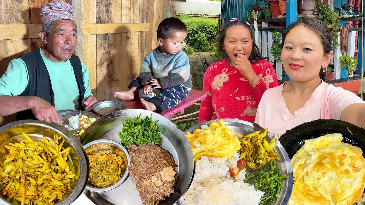 Potato Fry & Egg Omelette Recipe with rice cooking & eating अण्डा र आलु फ्राइ सँग भात  Village vlog