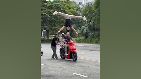 Toàn cảnh hậu trường Quốc Cơ Quốc Nghiệp quay quảng cáo xe máy