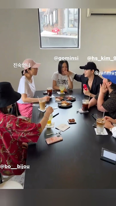 Smugglers Cast at Jo In Sung Bro Cafe (Everything But the Hero) #밀수 #joinsung #kimhyesoo #smugglers