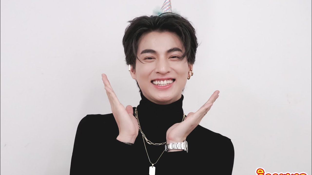 ซานต้ากลุฟกลัฟคับ #JiggabanXmasxGulf #GulfKanawut  #ลูกบอลของคุณบิ๊กกลัฟ