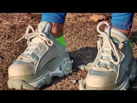 90iger Buffalo Schuhe weiß blau aufgelöst