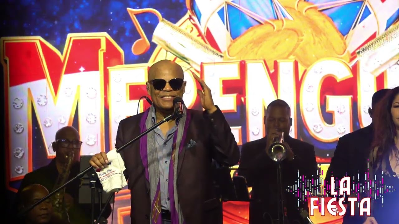 Popurrí, Buscando Tus Besos, Cobarde Cobarde, Contigo, Ave de Paso, Enamorado de Ella - Rubby Pérez.