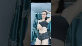 Gái Xinh Bigo Live Nhảy Sexy Lắc Mông Căng Tròn