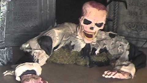 Animated Life Size Ground Breaker Zombie Graveyard Cemetery Haunted House Halloween Prop