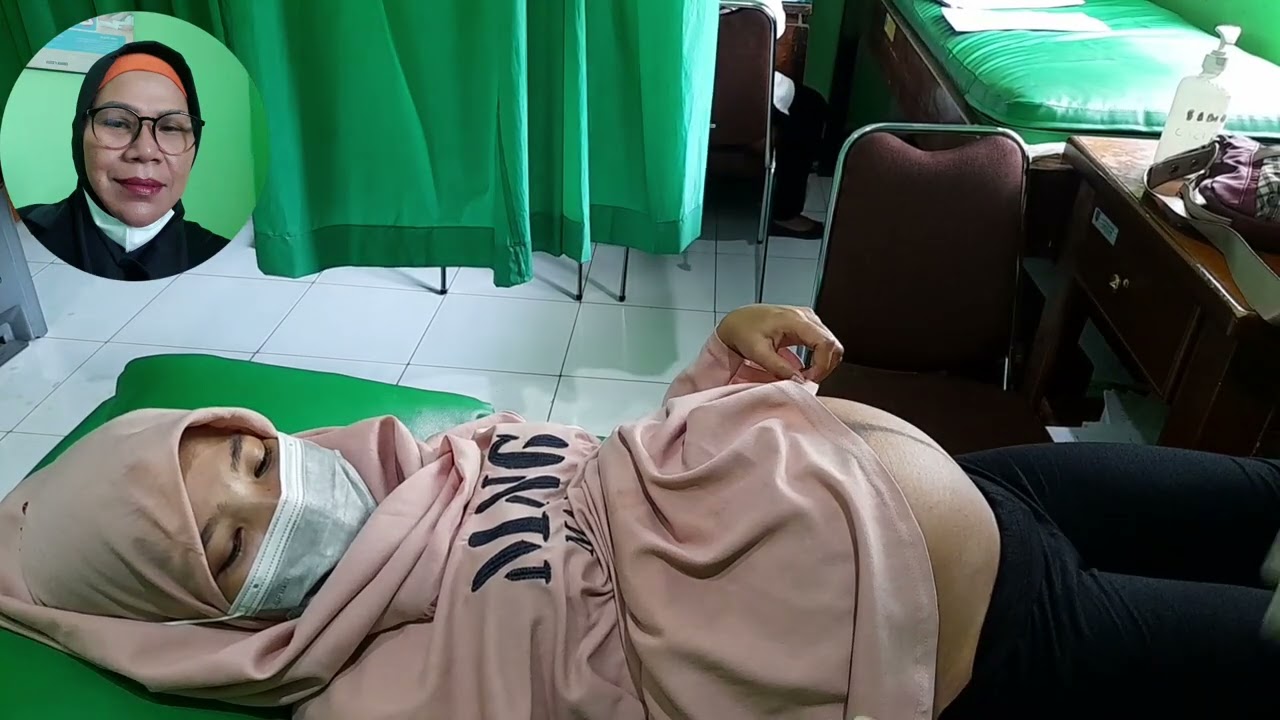 The first patient is thin the second patient  is fat// pasien ke satu kurus pasien keduanya gemuk