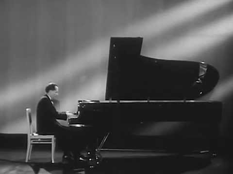 Victor Merzhanov plays Chopin Prelude no. 24, op. 28 - video