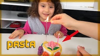 Oyun Hamurundan Pasta Yaptik - Melek Kizlar