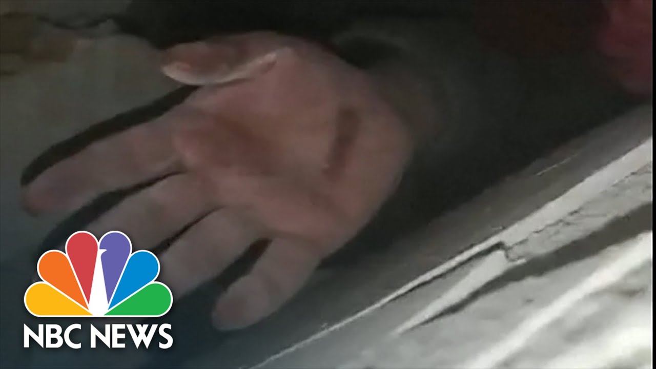 Man waves at rescuers after being trapped under rubble for 208 hours