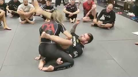 Gordon Ryan - Triangle Variations in Closed Guard