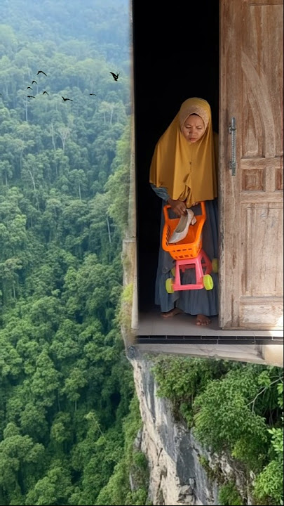 Download lagu Sepatunya jatoh #tebingtinggi #rumahatastebing #funny #editing #trending #funny #gudanghiburan