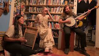 Free Little Bird - Spoon Lady & Dusty Whytis & Sara