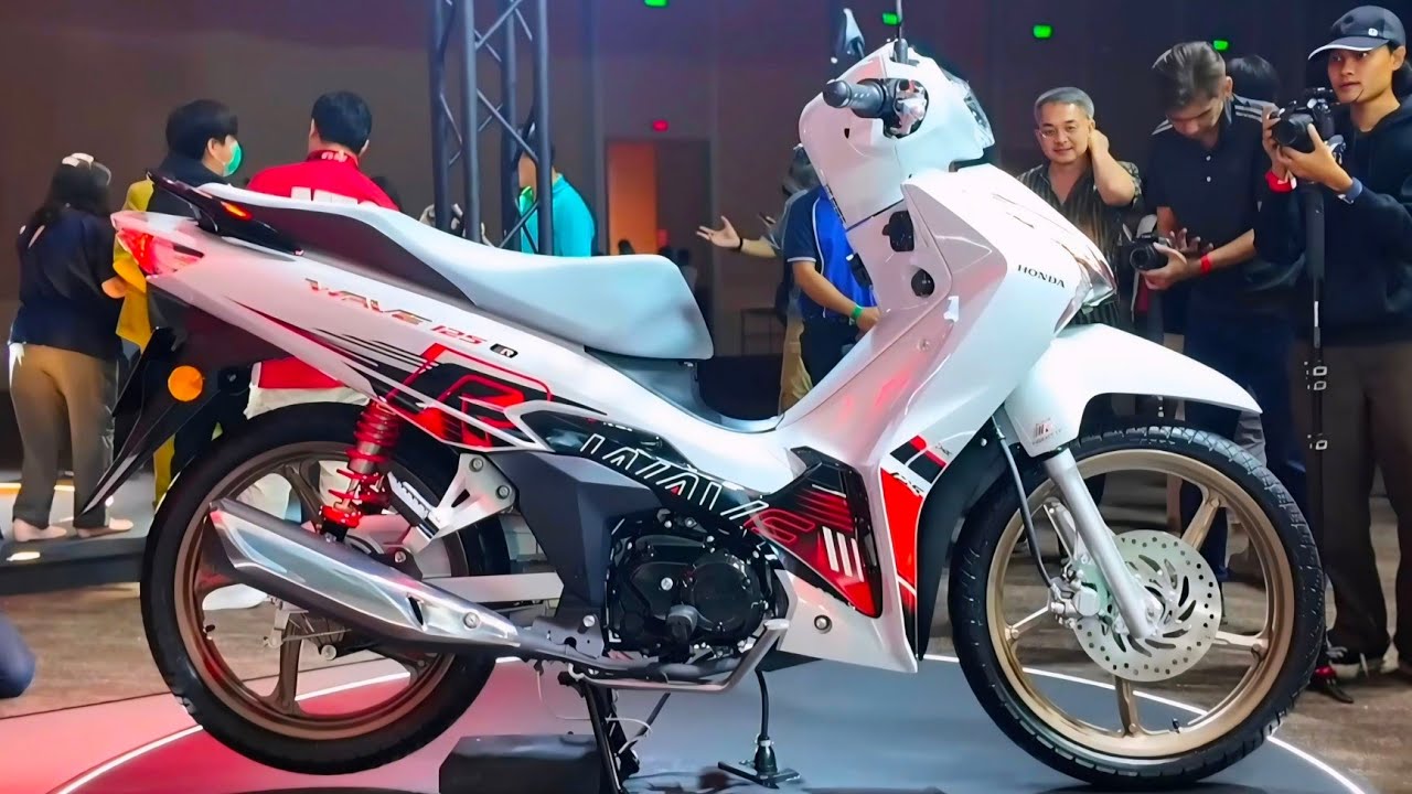 HONDA WAVE 125i 2026 года выпуска в разных цветах — реальный осмотр