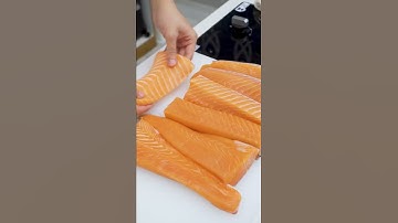 Cách Đầu Bếp Nhật Phi Lóc Cá Hồi Trước Khi Làm Sashimi - Chef Hoshi Phan