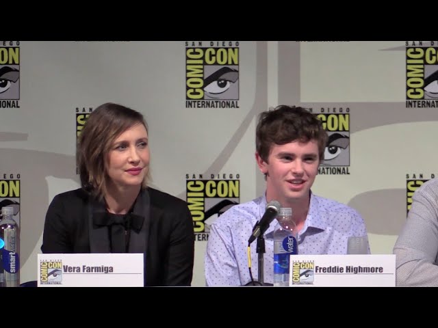 Freddie Highmore on Bates Motel, Playing Norman Bates - YouTube