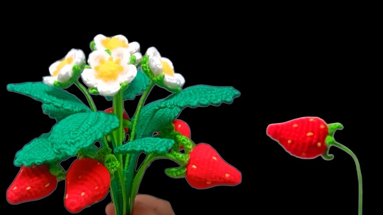 How to Crochet a Realistic Strawberry Leaf 🍓🍃 | Simple & Cute