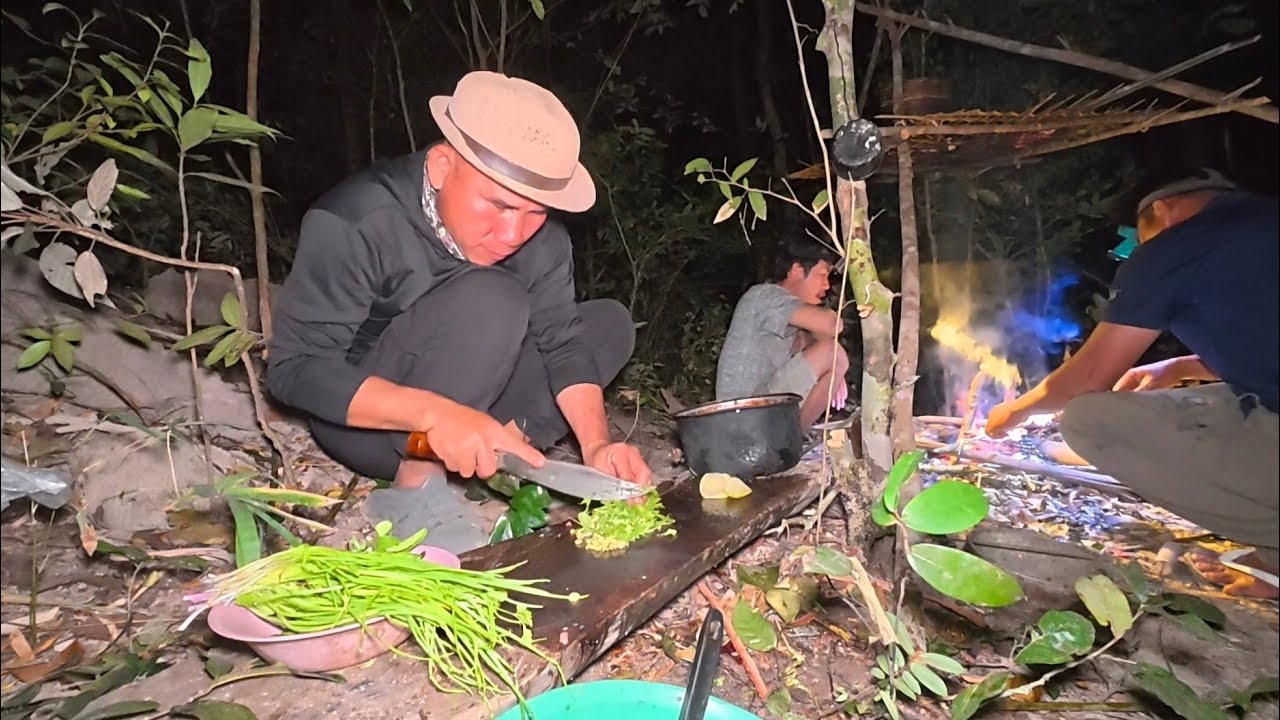 ວັນນີ້ເຂົ້າປ່າກັບທີມງານ//วันนี้เข้าป่ากับทีมงาน Dong Una